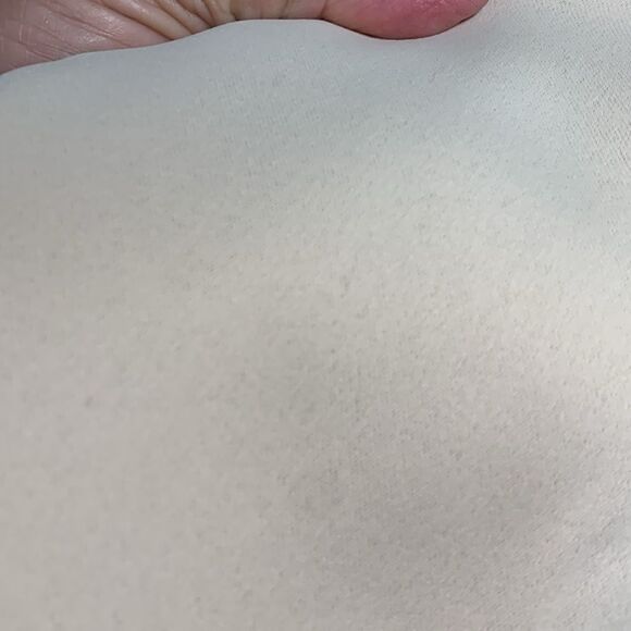 One pair (two panels) cream valance with blue/purple detail - Picture 8 of 8